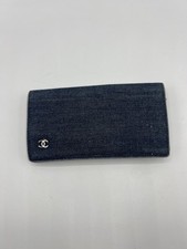 Chanel – Pochette lunettes en jean bleu avec logo CC argenté