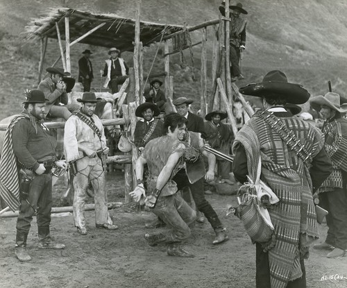 Burt reynolds navajo joe 1966 - reynolds,