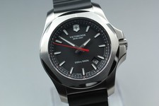 [ avec boîte de papier ]