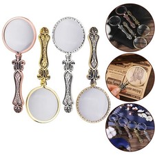 Loupe à main pour observer