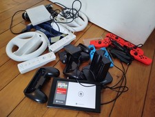 Console Nintendo Switch V1 lot + manettes + accessoires