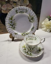 Tasse, Sous-Tasse à Thé & Assiette ROYAL ALBERT JANUARY Flower of the Month