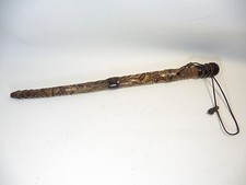 ANCIEN BATON EN BOIS SCULPTE MOTIF VIPERE ET FLORAL QUEYRAS?