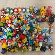 Lot de 146 figurines Yokai