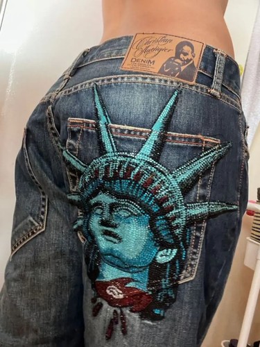 Y2k 2000s statue liberty - 2000s,