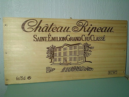 Façade caisse vin - de, a