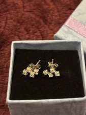 Boucles d’oreilles puces diamants or blanc