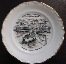 Assiette décorative en faïence