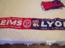 ECHARPE STADE DE REIMS CONTRE