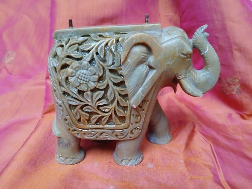Statue ancienne éléphant