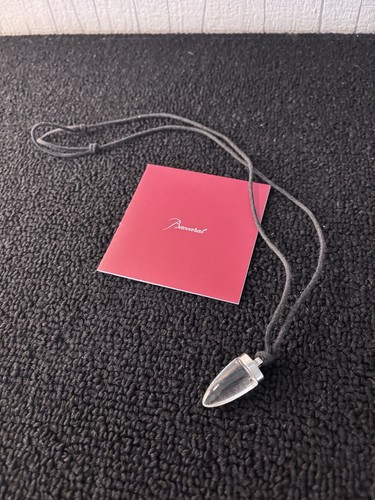 Collier dent couleur clair - , en