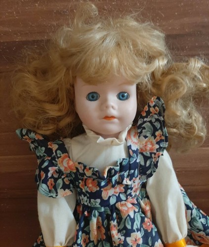 Poupée avec tête mains - poupée, et