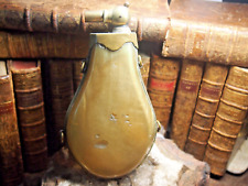 POIRE A POUDRE  DU 19em siecle en corne blonde  rare doseur à rotule