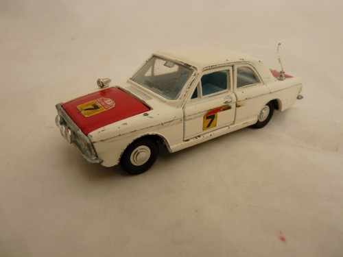 Dinky toys ford cortina 891681 - toys,