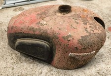 # gros réservoir bombé