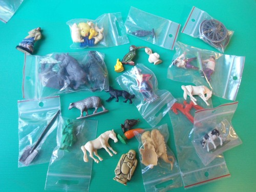 Lot figurines diverses et - de,