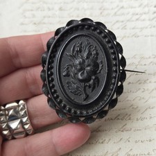 Grande Broche Camée en Gutta Percha Napoléon III XIXè Victorian Mourning Jewel