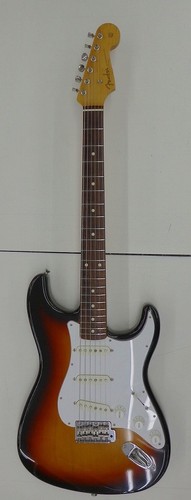 St62 500 - (fender, japan)