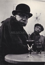 FRANCE ART - Un consommateur