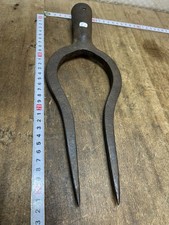 fourche à betterave outil ancien en fer forgé Réf N. 8 C