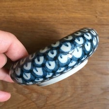 Coupelle en Faience  XXè - Signature à identifier