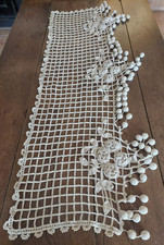 Bordure d'étagère ou de cheminée au crochet