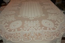 Nappe N°204 ou surnappe en polyester écru 148 x 190 cm   dentelle