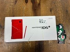 Console DSI rouge + chargeur -