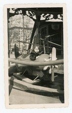PHOTO snapshot amateur, manège ancien avion aéroplane hélice