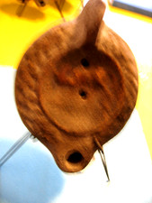 LAMPE A HUILE ROMAINE A DECOR -ZOOMORPHE CHEVAL  AVEC SOCLE EXPO