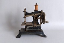 SMJ. Machine à coudre