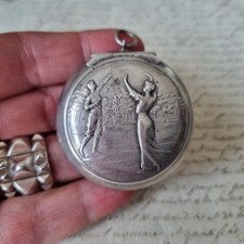 Boite A Pilule Pendentif en Métal Argenté 1900 Signé Frainier Jeu Diabolo