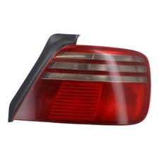 Feu arriere principal droit