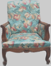 fauteuil de repos dossier droit  en chêne massif finement sculpté . XX siècle .