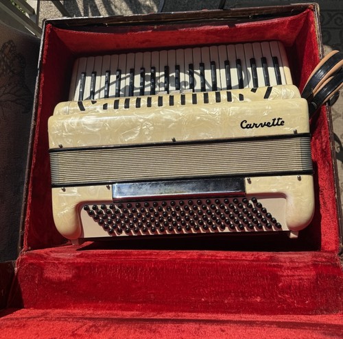 Vintage 1955 curvette - vintage,