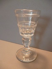 Verre a liqueur ancien en