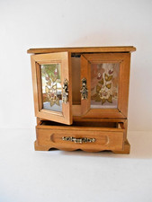 Meuble de poupée . Boite à