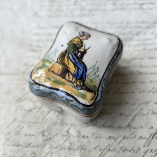 Boite ancienne beatrix - boite,