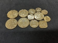 12 monnaies étrangeres