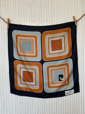 Foulard carré de soie Pierre