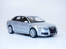 AUDI RS4 gris métallisé 2004