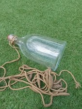 Goujonnière, bouteille à vairons en verre soufflé ,pêche, ancienne.