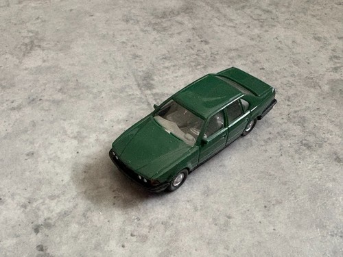 Wiking bmw 750i - 1:87, (e32)
