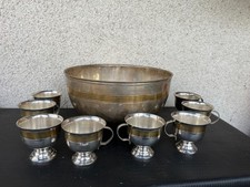 Service à punch en métal