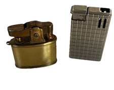 Deux Ancien Petits Briquets