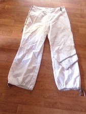 Pantacourt LA MODE EST A VOUS blanc détails gris oranges taille 38 TBE