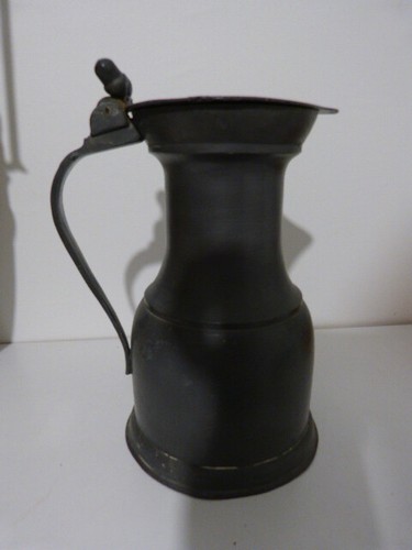 Grand pichet ancien - , en