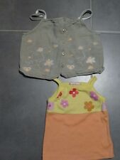 Lot 2 débardeurs à bretelles 3 ans : 1 lin beige fleurs saumon blanche, 1 jaune