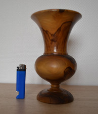 Vase en bois d'olivier tourné
