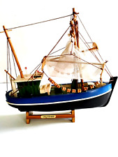 CHALUTIER DE PECHE 30X22X6 CM BLEU BLANC NOIR POIDS 500GR POIDS 800 GR BON ETAT